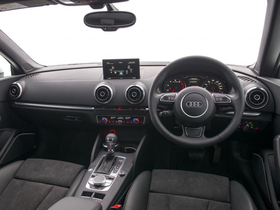 Торпедо Audi A3 Cabriolet 1.8 TFSI (8V) 2014 года  (UK) (фото 4 из 18)